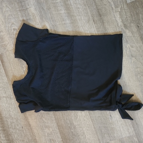 Bombshell Sportswear - Picture 1 of 3